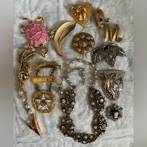 12 Pieces Vintage Jewelry Collection of Gold, Silver, Pearls and Costume